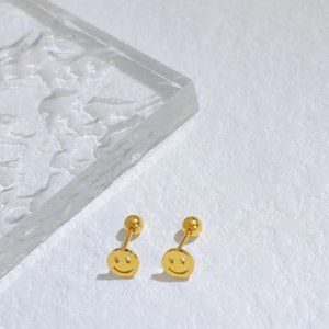 Cute Mini Gold Smiley Face Unisex Titanium Steel Screw Back Stud Earrings NEW